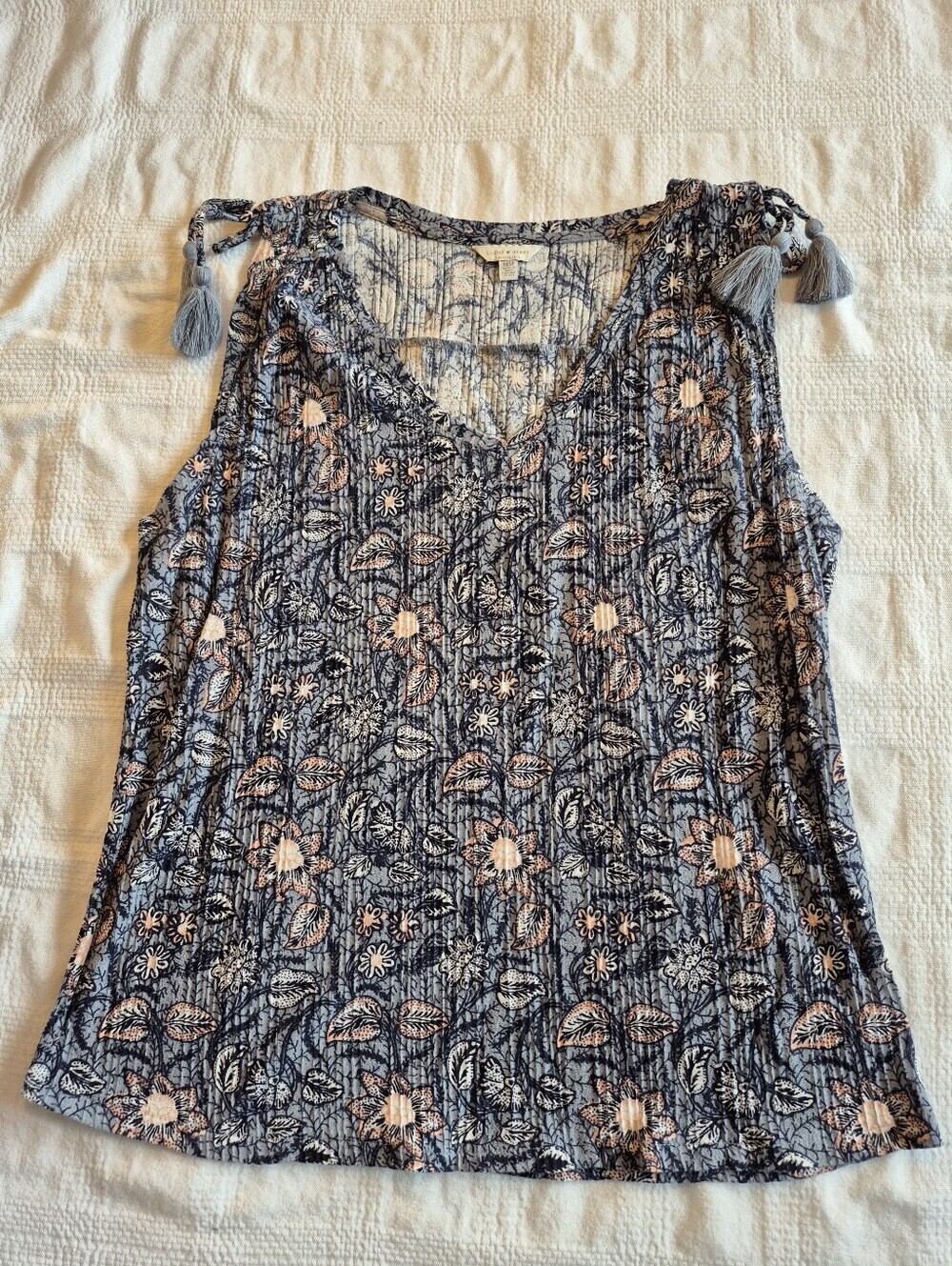 Lucky Brand women's Medium tank top, tassels on ties EUC
